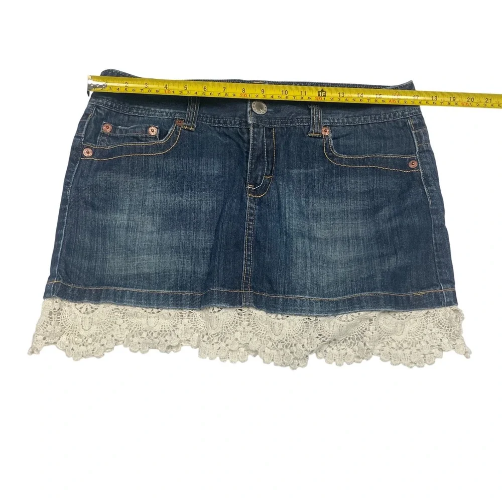 American Eagle Denim Mini Skirt Medium Wash Crochet Lace Trim‎ Boho Low Rise 10